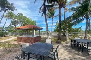 2655 Collins Ave, Miami Beach, FL 33140 - Photo 41