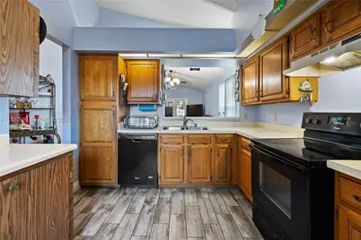 2104 Winslow Dr, Orlando, FL 32812 - Photo 5