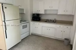 470 NW 51st Ave, Miami, FL 33126 - Photo 5