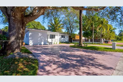 315 NE 160th Ter, Miami, FL 33162 - Photo 1