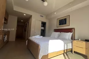 11 NE 6th St, Miami, FL 33132 - Photo 17