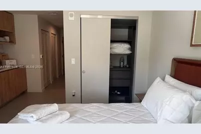 11 NE 6th St #902, Miami, FL 33132 - Photo 19
