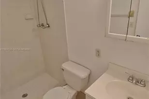 8940 NW 21st Ct, Pembroke Pines, FL 33024 - Photo 15