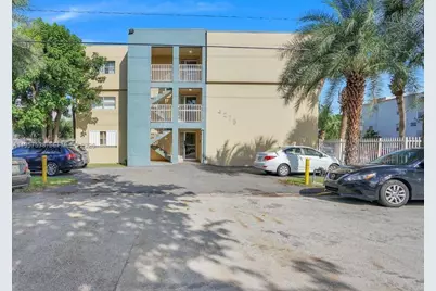 4275 NW South Tamiami Canal Dr #2-310, Miami, FL 33126 - Photo 9