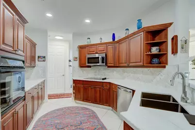 2742 NE Kinsington Cir #24-1, Weston, FL 33332 - Photo 17