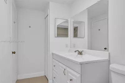 220 Lakeview Dr #113, Weston, FL 33326 - Photo 19