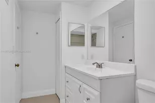 220 Lakeview Dr, Weston, FL 33326 - Photo 19