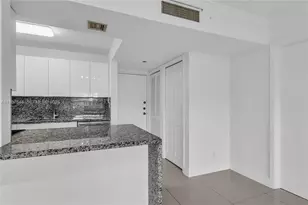 220 Lakeview Dr, Weston, FL 33326 - Photo 5