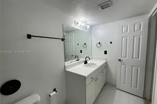 4910 NW 79th Ave, Doral, FL 33166 - Photo 23