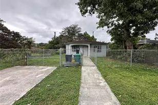 10136 E Hibiscus St, Palmetto Bay, FL 33157 - Photo 3