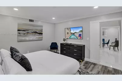 466 NE 8th Ave, Deerfield Beach, FL 33441 - Photo 9