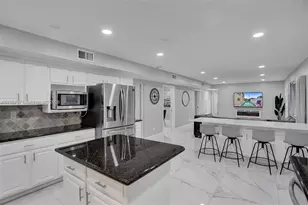 466 NE 8th Ave, Deerfield Beach, FL 33441 - Photo 23