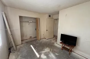 465 NW 210th St, Miami Gardens, FL 33169 - Photo 19