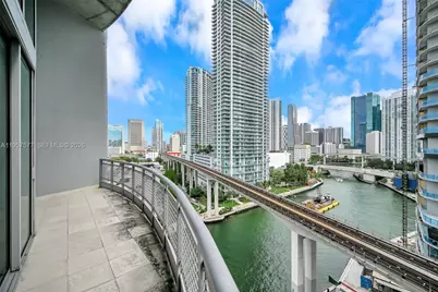 690 SW 1st Ct #1502, Miami, FL 33130 - Photo 3