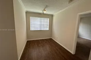 11600 SW 2nd St, Pembroke Pines, FL 33025 - Photo 5