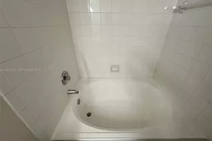 11600 SW 2nd St, Pembroke Pines, FL 33025 - Photo 11