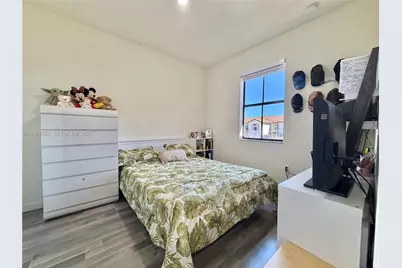 11032 W 33rd Way, Hialeah, FL 33018 - Photo 27