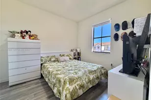 11032 W 33rd Way, Hialeah, FL 33018 - Photo 27