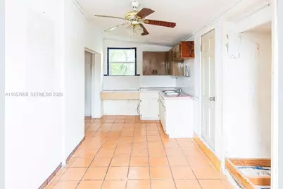 2345 SW 19th St, Miami, FL 33145 - Photo 19