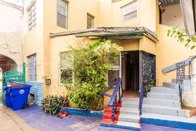 2345 SW 19th St, Miami, FL 33145 - Photo 17