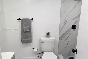 7085 W Sunrise Blvd, Plantation, FL 33313 - Photo 5