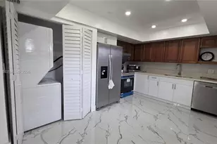 7085 W Sunrise Blvd, Plantation, FL 33313 - Photo 9