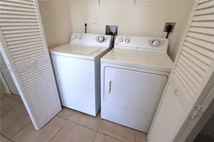 22901 SW 88th Pl, Cutler Bay, FL 33190 - Photo 9