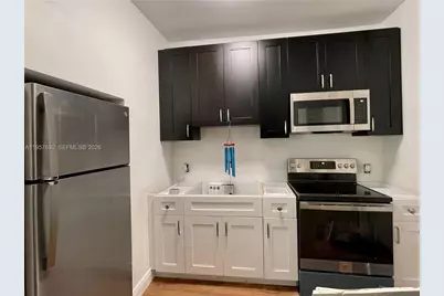 2463 Pine Tree Dr #4, Miami Beach, FL 33140 - Photo 5