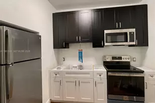 2463 Pine Tree Dr, Miami Beach, FL 33140 - Photo 5