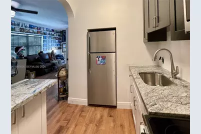 2463 Pine Tree Dr #4, Miami Beach, FL 33140 - Photo 17