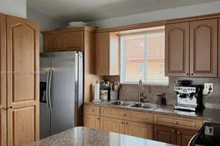 10017 W Okeechobee Rd, Hialeah Gardens, FL 33016 - Photo 11
