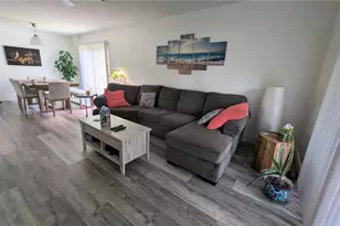 369 Lakeview Dr, Weston, FL 33326 - Photo 13