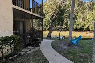 369 Lakeview Dr, Weston, FL 33326 - Photo 39