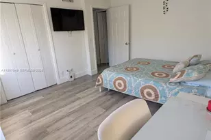 369 Lakeview Dr, Weston, FL 33326 - Photo 19