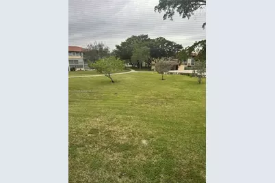 200 SW 132nd Way #207L, Pembroke Pines, FL 33027 - Photo 9