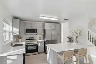 1378 SW 180th Ave, Pembroke Pines, FL 33029 - Photo 5