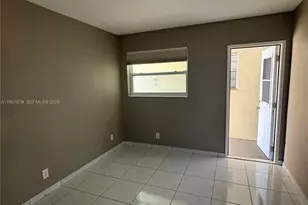 1301 N 12th Ct, Hollywood, FL 33019 - Photo 3