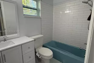 1301 N 12th Ct, Hollywood, FL 33019 - Photo 29