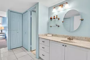 3675 N Country Club Dr, Aventura, FL 33180 - Photo 25