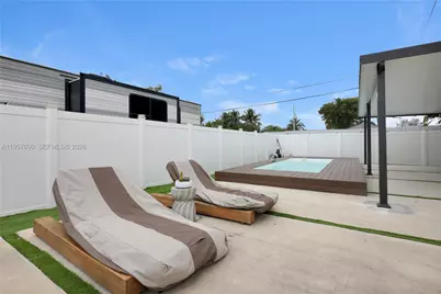 1021 SW 22nd Ave, Fort Lauderdale, FL 33312 - Photo 9
