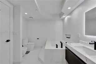 20281 E Country Club Dr, Aventura, FL 33180 - Photo 41