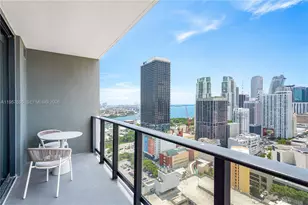 159 NE 6th St, Miami, FL 33132 - Photo 1