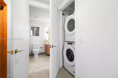 159 NE 6th St #2707, Miami, FL 33132 - Photo 9