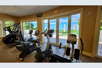 20000 E Country Club Dr #402, Aventura, FL 33180 - Photo 25