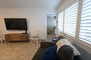 330 SE 2nd St, Hallandale Beach, FL 33009 - Photo 5