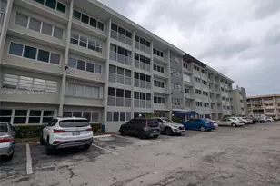 330 SE 2nd St, Hallandale Beach, FL 33009 - Photo 23