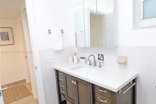 330 SE 2nd St, Hallandale Beach, FL 33009 - Photo 13