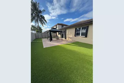 11866 SW 253rd Ter, Homestead, FL 33032 - Photo 9