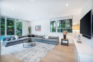 335 W 46th St, Miami Beach, FL 33140 - Photo 23