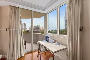 300 South Pointe Dr, Miami Beach, FL 33139 - Photo 13